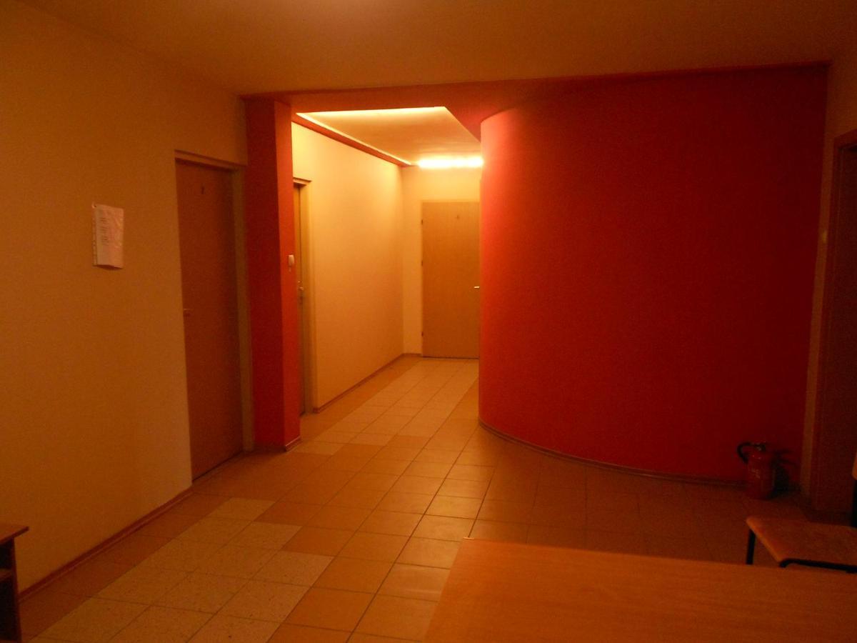 Hostel "Na Bocianowie" บิดกอชซ์ ภายนอก รูปภาพ