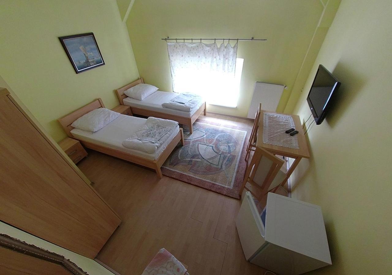 Hostel "Na Bocianowie" บิดกอชซ์ ภายนอก รูปภาพ